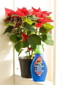 Удобрение Фертика Люкс для комнатных цветов 500мл