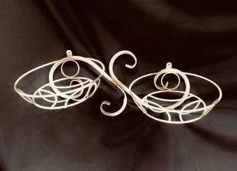 00043022_Подставка настенная Завиток-2 на 2 цветка бел с золотом (ФД)